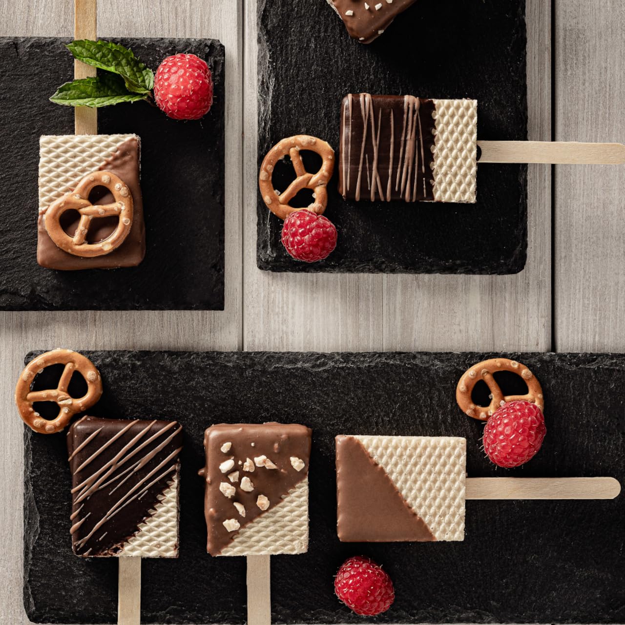 Loacker Minis Wafer Variety Pack - 30% Less Sugar - Premium Assorted Cream Filled Wafer Cookies - Mix of Hazelnut, Chocolate and Vanilla Crispy Wafers - NON-GMO - Sustainably Sourced Ingredients - 10g/0.35oz, 40 Individually Wrapped Snack Packs (mix)