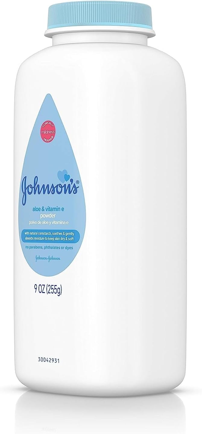 Johnson's Baby Powder with Naturally Derived Cornstarch Aloe & Vitamin E, Hypoallergenic, 9 oz