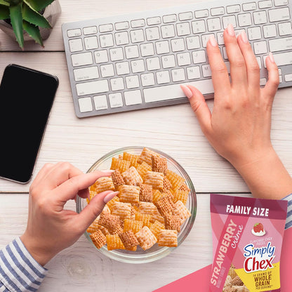 Simply Chex Strawberry Crème Snack Mix Family Size, 13.5 OZ